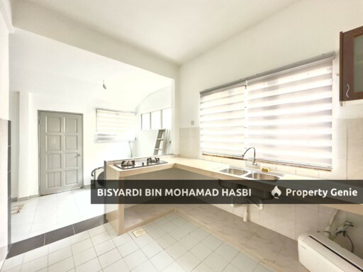 RENOVATED EXTENDED KITCHEN END LOT DOUBLE STOREY SAUJANA UTAMA 1, SUNGAI BULOH.