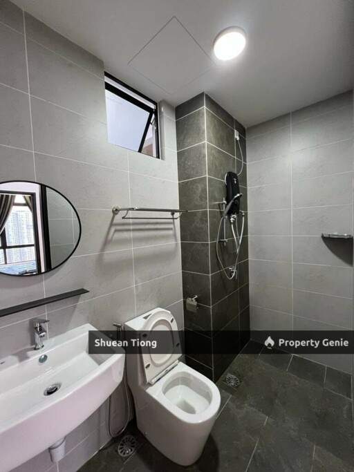 Twin Tower Residence 2 Bed Unit for Rent!