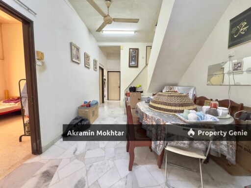 FREEHOLD & RENOVATED | 1.5-STOREY TERRACE END LOT TAMAN SRI MELATI, BATU CAVES