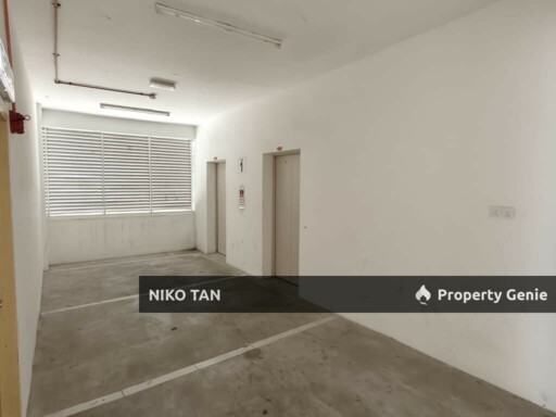 Saujana Plentong Apartment New Unit Near Taman Molek