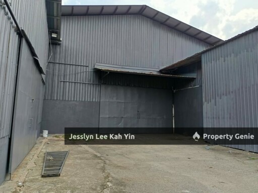 Detached Single Storey Factory with Big Land For Rent @ Sungai Lalang Semenyih