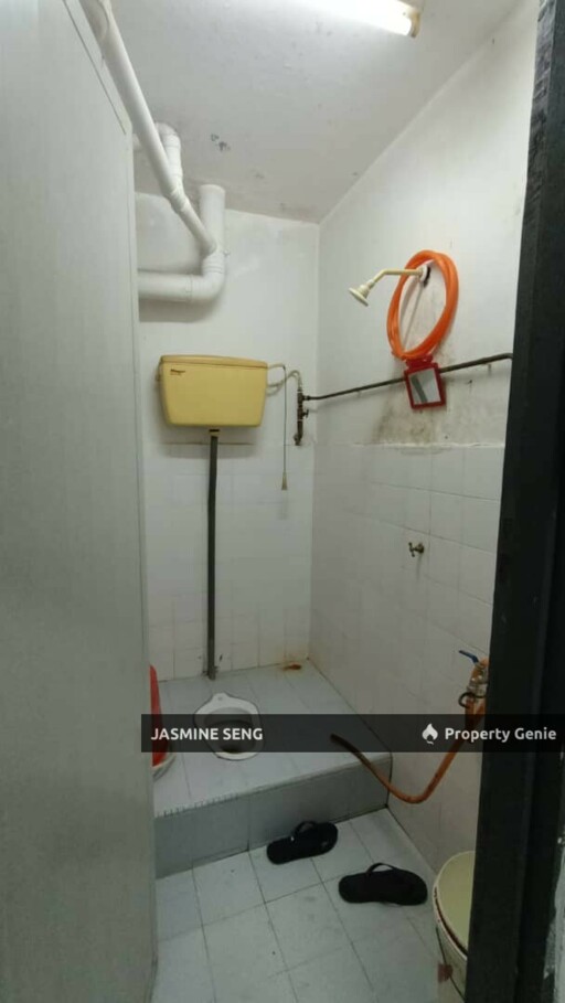 Haji Manan Flat Kluang Johor