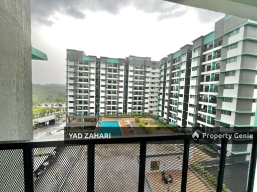 Residensi Zamrud, Kajang | RM330K - Corner Unit, Semi Furnished, Freehold and Facing Pool