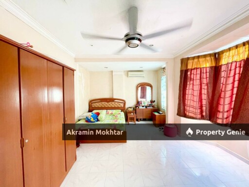 Freehold, Corner Lot & Fully Renovated | Double Storey Jalan Semarak Bandar Utama Batang Kali