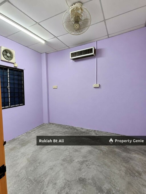 Teres 1.5 Tingkat in Rasah Jaya, Freehold 1600 sqft