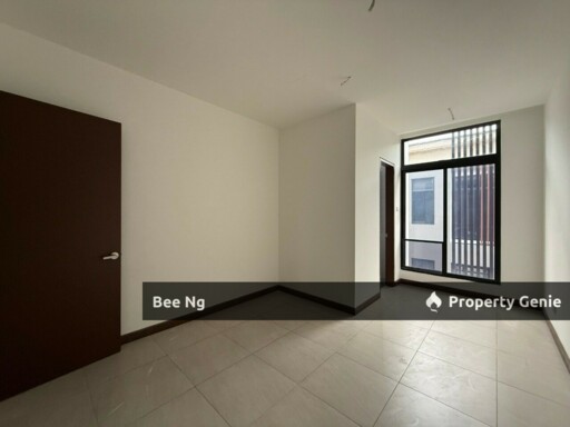 Aurora Sentral Resort Villas / Iskandar Puteri / End Lot / 2 Storey Terrace 24x75 / Brand New