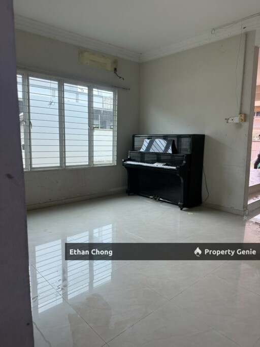 Unfurnished 2 Storey Terrace House for Sale at Mutiara Bukit Raja, Klang