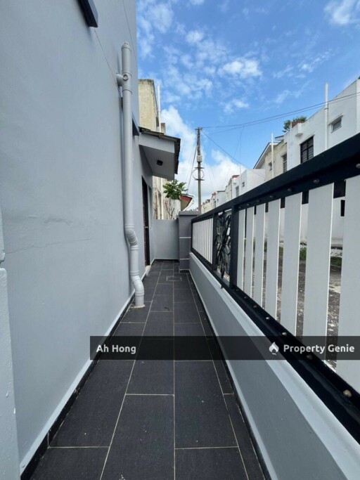 Pulai Indah / Double Storey Corner Lot / Renovated / Freehold