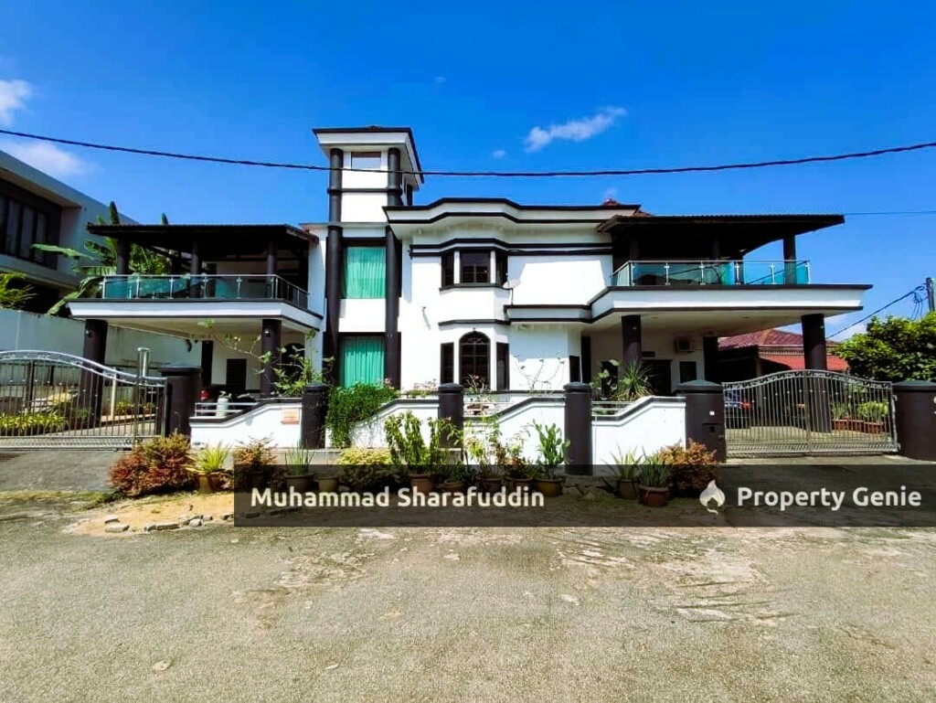 DOUBLE STOREY BUNGALOW BUKIT ISTANA KUANTAN
