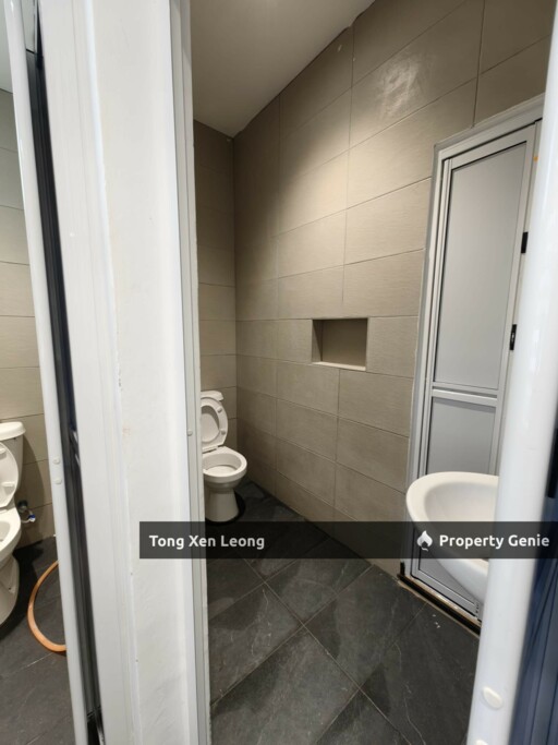 1 Storey @ Ujong Pasir For Sale !! Fully Renovated & Extended !!
