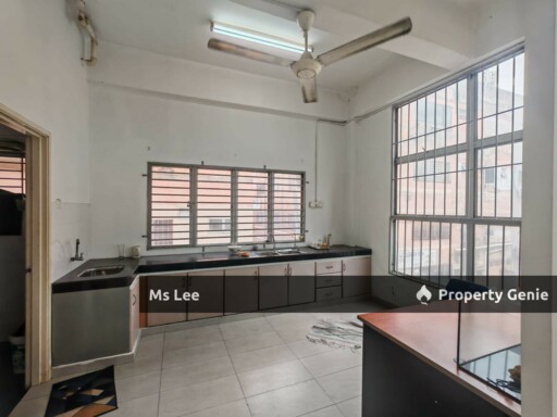 Renovated Corner 1st Floor Shop Office-Taman Bayu Perdana @ Klang-Ready Now