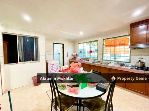 Freehold, Corner Lot & Fully Renovated | Double Storey Jalan Semarak Bandar Utama Batang Kali