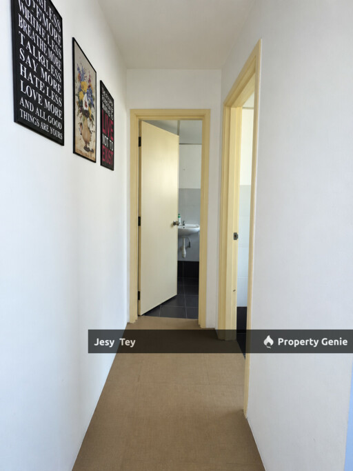 Taman Molek Third Floor Office For Rent
