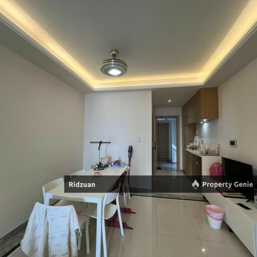 R&F Condo - Direct Link to ICQ and shopping mall facility