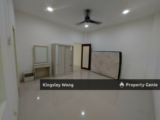 Tasek Square Freehold Three Storey Semi-D Move In Condition Tight Gated Guarded Area Near Mall Mart Shoplots