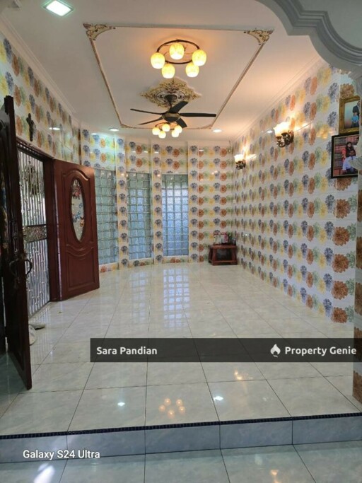 Spacious Corner Bungalow at Kg Tawas Ipoh