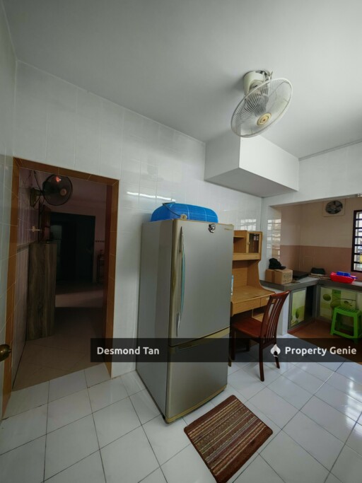 2 Storey Garden Avenue Seremban 2, Seremban (Semi Furnished with Kitchen Only)
