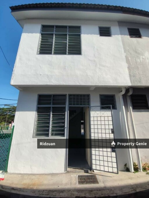 Double Storey Corner Lot, Taman Harmoni, Simpang Renggam