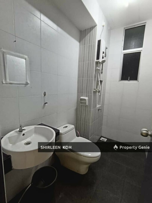 Room for Rent at Suriamas Suite @ Larkin JB Town Area