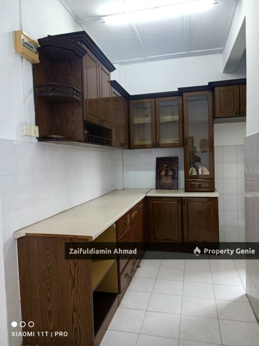 Convenient Living: Pangsapuri Putra Indah Near MRT & Amenities