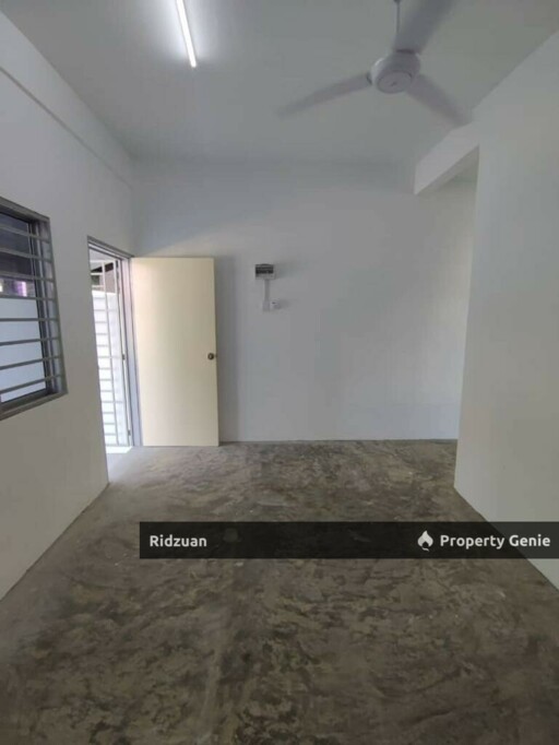 Double Storey Corner Lot, Taman Harmoni, Simpang Renggam