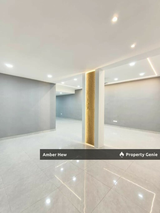 Desa Harmoni near Molek 15km to Jb Pelangi Viq