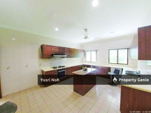 PARTIALLY FURNISHED BUNGALOW DOUBLE STOREY BEVERLY ROW IOI RESORT CITY PUTRAJAYA