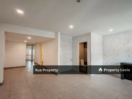 Double Storey Terrace Intermediate House For Rent! Located at Bayor Bukit, Tabuan Jaya