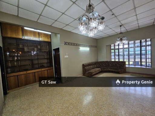 1.5 Storey Bungalow Taman Taynton View Cheras KL For Rent