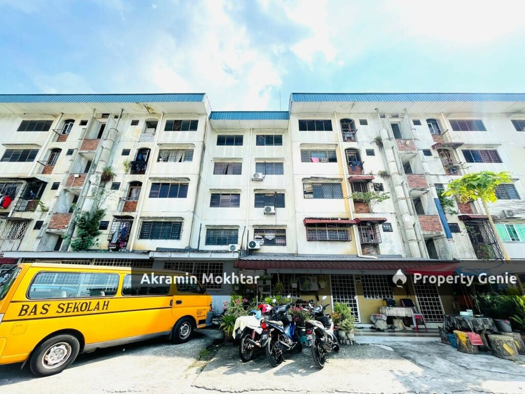 FLAT PKNS SEKSYEN 24 SHAH ALAM