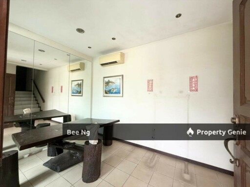 Impian Emas / 2.5 Storey Terrace / Fully Furnished / Fully Renovated