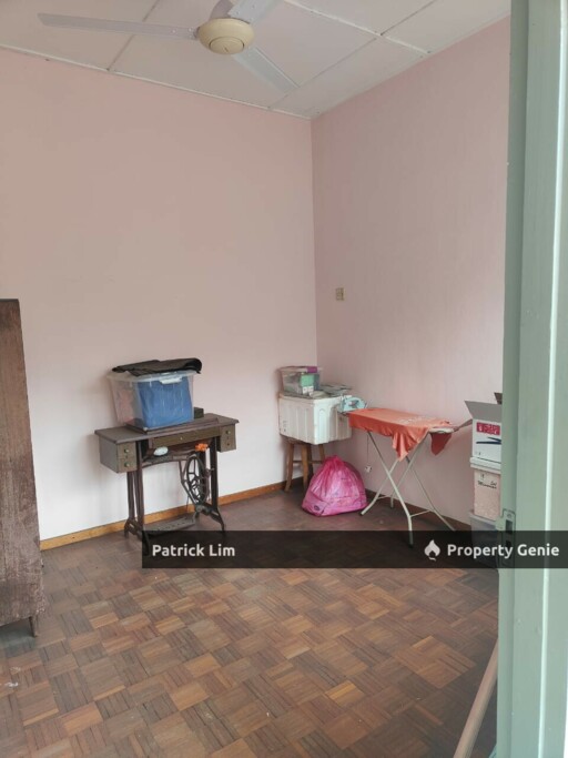 Hot Area Bukit Beruang [Ground Floor and 1st Floor] Shop Lot For Sale