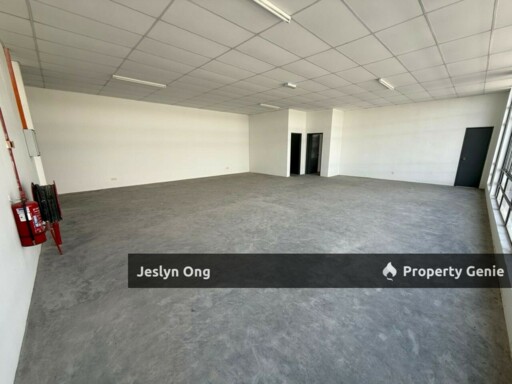 1.5 Semi D Factory at I Synergy at Senai Idaman for Rent
