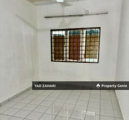 Jalan Kebun, Seksyen 30 Shah Alam | Single Storey Terrace 3 Bedrooms | RM399K - Partial Furnished, Freehold & Below Market