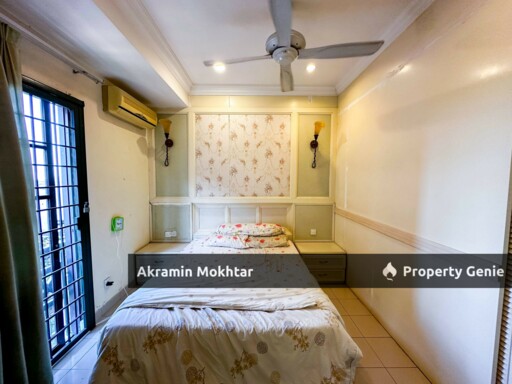 FREEHOLD & 1 COVERED PARKING | EVERGREEN PARK ACORN & HAZEL Condominium Sg Long
