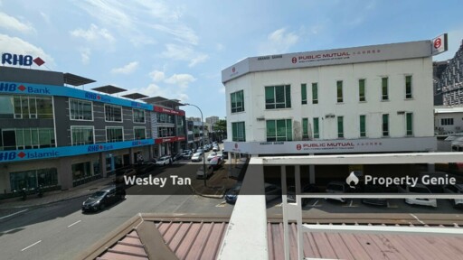 Melaka Raya 1.5 Storey Commercial Corner Shop with Rooftop Balcony Surrounded by 5 Banks