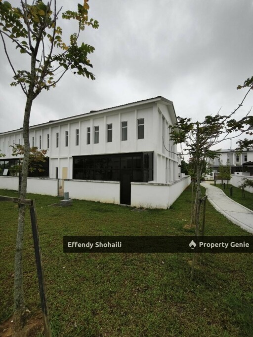 MYRA GARDEN KUNDANG END LOT