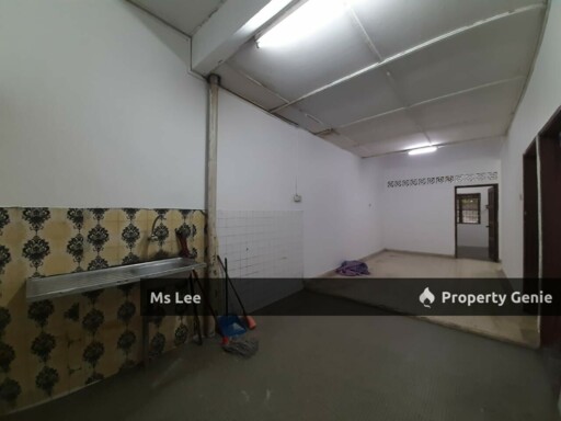 1 storey house - Taman Sri Muda @ Seksyen 25 , Shah Alam - Sale below bank value Rm50k