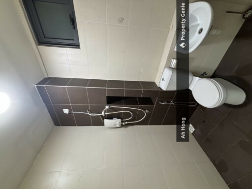 Peeling / 8scape / 2bedroom / Partially Furnished / Below Market