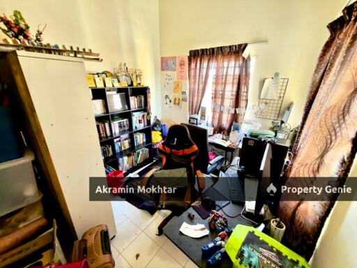 END LOT 3 Storey Terrace De Puncak Ukay, Taman Ukay Perdana, Ampang Selangor .