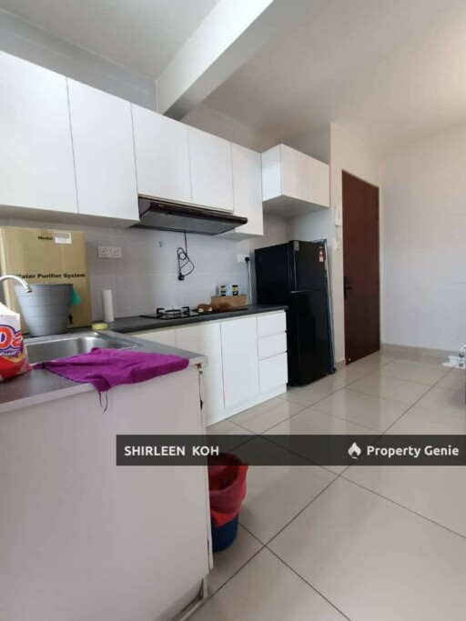Female room renting at Larkin Heights @ Larkin Idaman