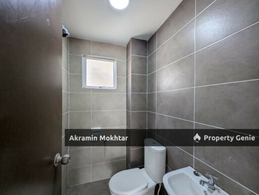 Renovated, Gated & Guarded Semi D Cluster 2 Tingkat Taman Desiran Bayu, Puchong