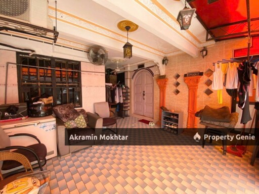 Fully Renovated | Double Storey Semi- D  Jalan Siakap Seksyen 17 Shah Alam .