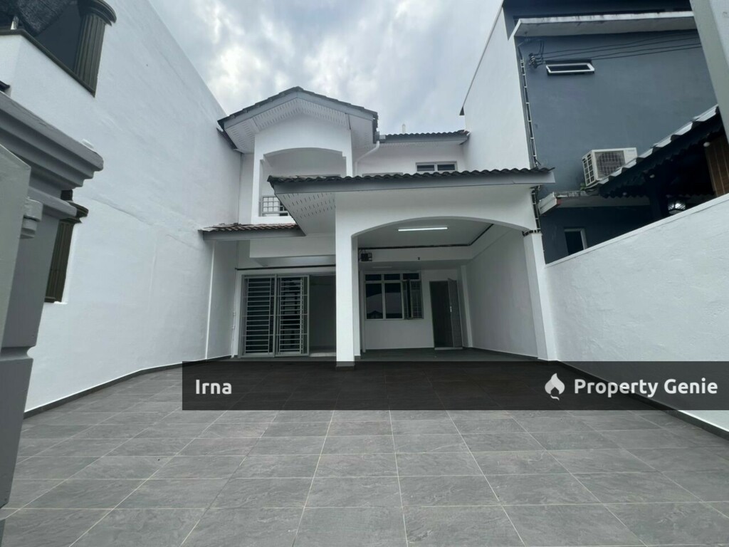 Rumah Teres 2 Tingkat Untuk Dijual 📍 Jalan Mawar 8, Taman Mawar, Pasir Gudang, Johor