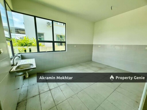 FREEHOLD & NEW | Bungalow 2 Storey Frangipani Villas, Kota Seriemas, Nilai.
