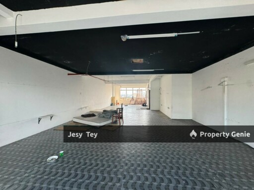 Taman Mount Austin - Shop For Rent 3rd Floor