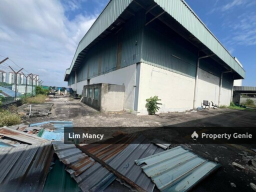 Kawasan Perindustrian Taman Johor Adjoining Semi Detached Light Industrian For Sale/For Rent
