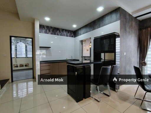 2 Storey Terrace House (Endlot) @ Taman Glenmarie, Mount Austin for SALE