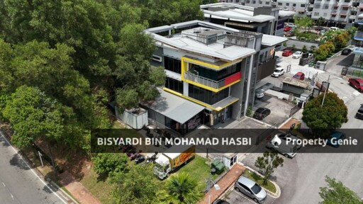 (CORNER LOT) TRIPLE STOREY SEMI DETACHED BUILDING, SEKSYEN 8 KOTA DAMANSARA.