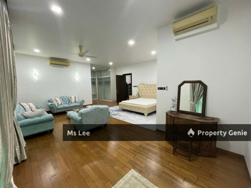 The Pearl @ KLCC - Good for investment Roi 4.5% - Sale below bank value Rm300k